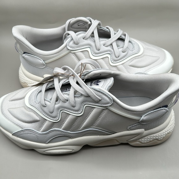 NWT! Adidas Ozweego Sneakers Men’s 11 Light Gray - Picture 3 of 12